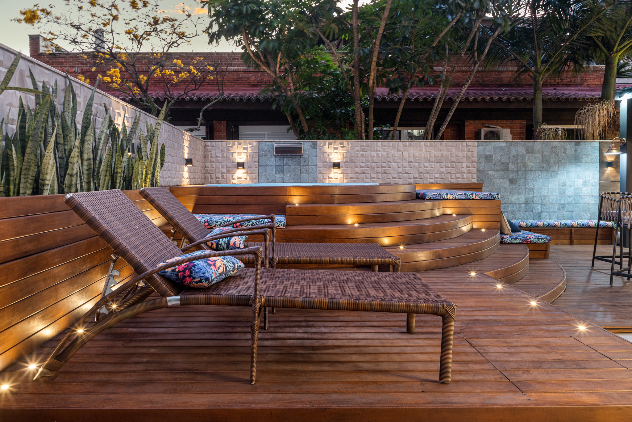 Clínica de saúde finalizada, design acolhedor e mobiliário ergonômico, fotografia arquitetônica profissional